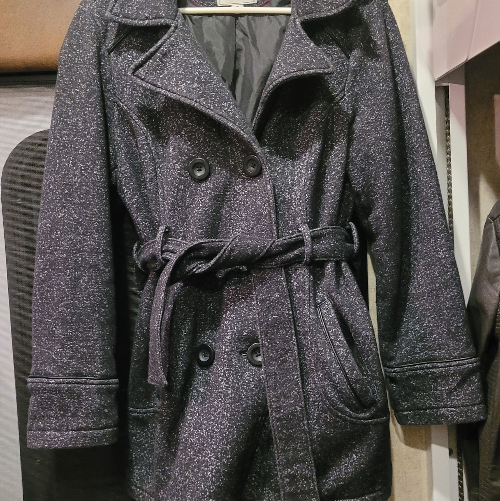 North crest coat